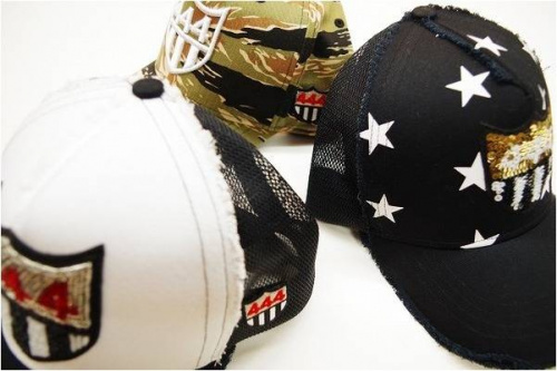 メンズのヨシノリコタケ