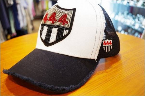 ヨシノリコタケのキャップ