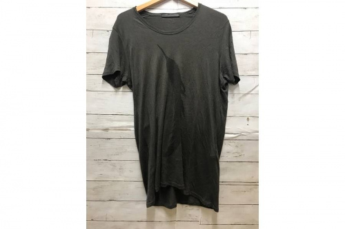 カットソーの川口