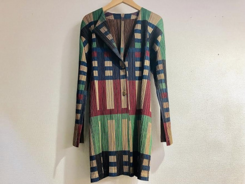 PLEATS PLEASEのプリーツプリーズ