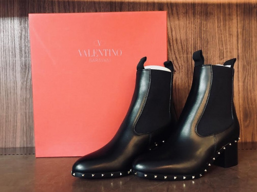 インポートブランドのVALENTINO GARAVANI