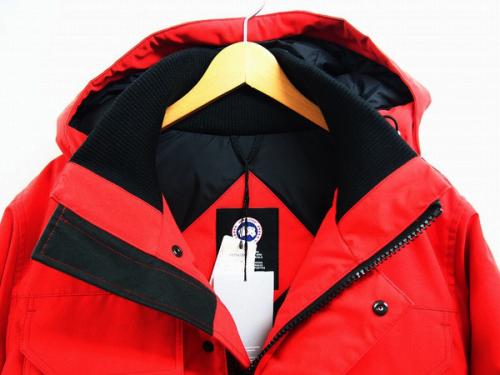 カナダグースのダウンジャケット