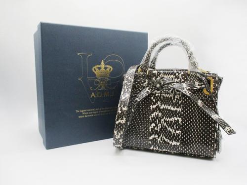 ラグジュアリーブランドのADMJ