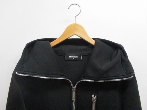 ディースクエアードのアームプリントビッグパーカー