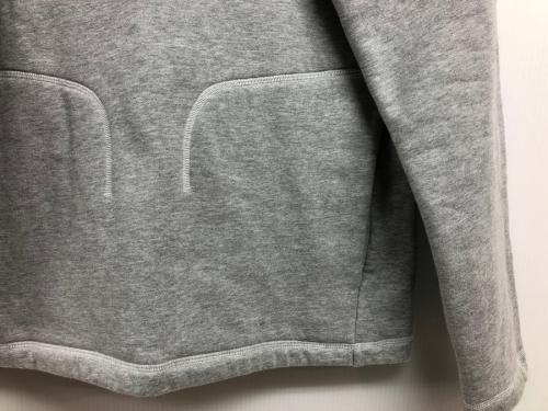 モンクレールのロゴスウェット