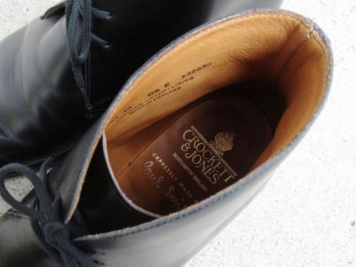 クロケットアンドジョーンズ×ポールスミスのチャッカーブーツ