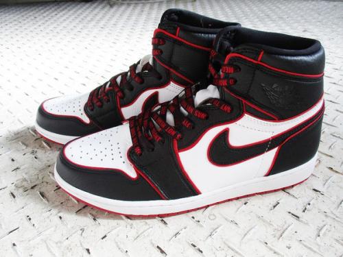 ナイキのAIR JORDAN 1 RETRO HIGH OG