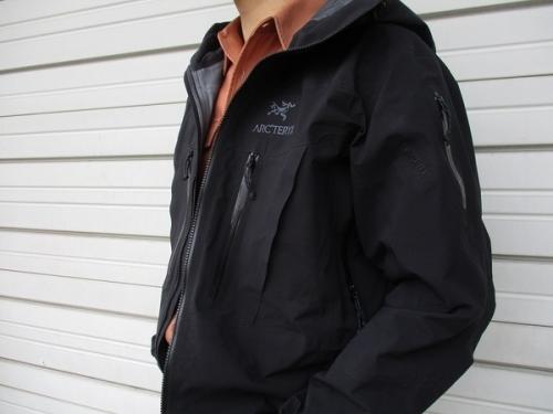 アークテリクスのALPHA SV JACKET