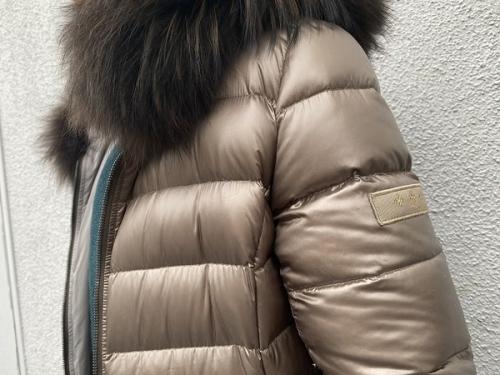 タトラスのダウンコート