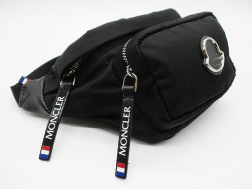 モンクレールのFELICIE GM BELT BAG