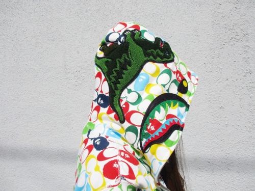 ジップパーカーのコラボ