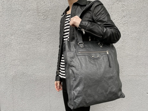 ラグジュアリーブランドのBALENCIAGA