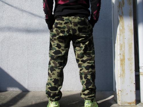 ア ベイシング エイプ x チャンピオンのパンツ