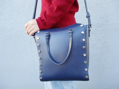 ヤーキのショルダーバッグ