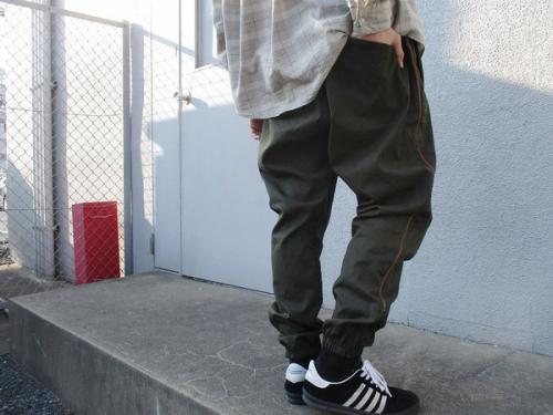 ニードルスのイージーパンツ