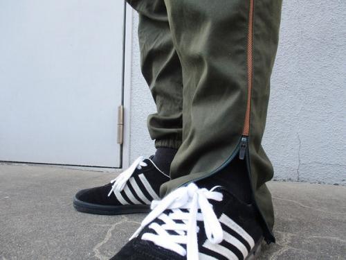 イージーパンツのメンズ