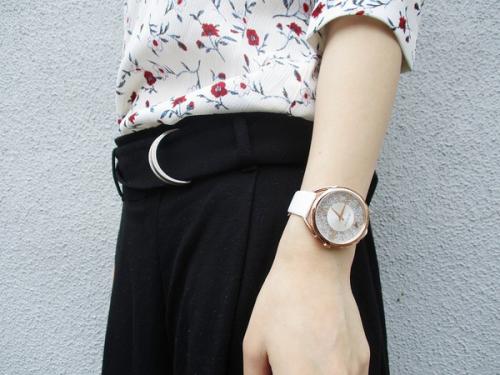 スワロフスキーの腕時計