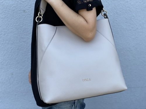 キャリアファッションのFURLA