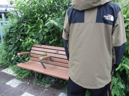 ザノースフェイスのMOUNTAIN JACKET