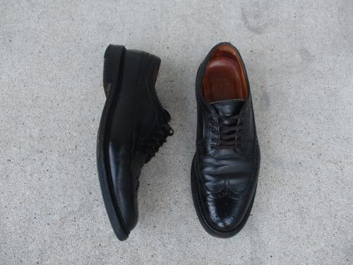 オールデンビューティーアンドユースのロングウィングチップシューズ