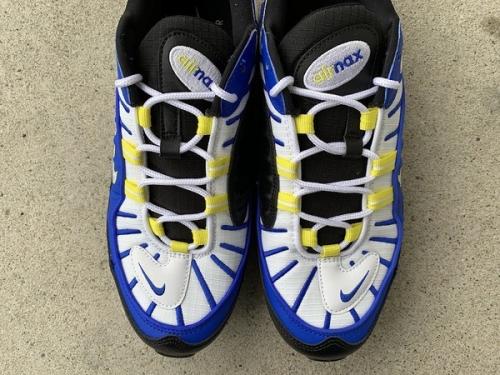 ナイキのAIR MAX 98 RACER