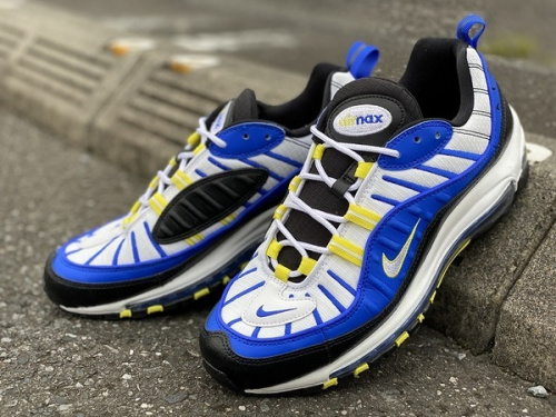 スニーカーのNIKE