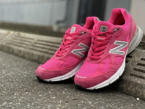 スニーカーのNEW BALANCE