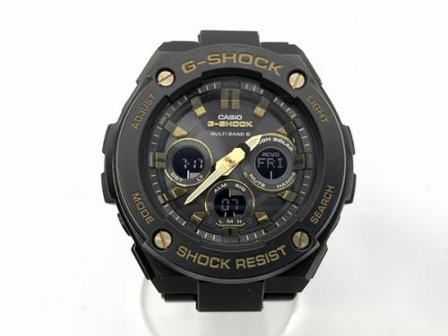 ジーショックのGST-W300BD