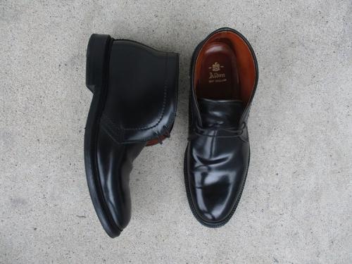 オールデンのコードバンチャッカブーツ