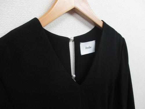 アローブのパール装飾ワンピース