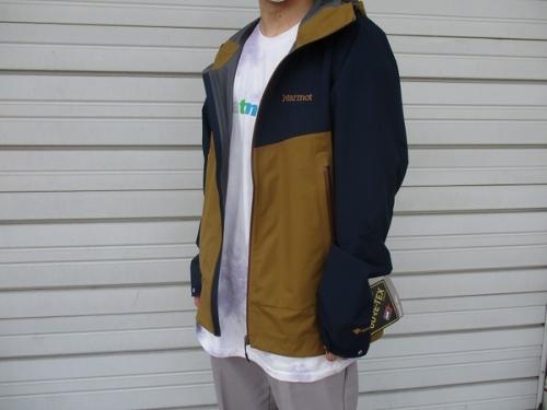 マーモットのCOMODO JACKET