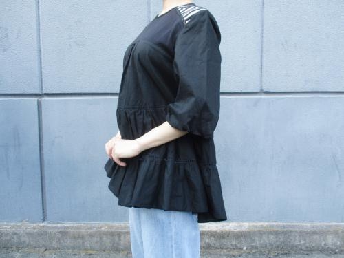 ボーダーズ アット バルコニーのトップス