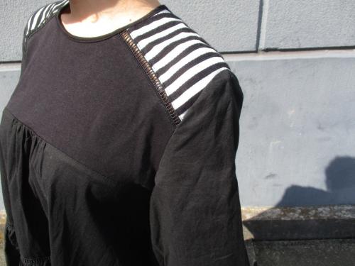 トップスのレディース