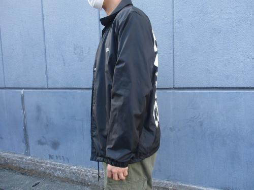 アンダーカバーのバックプリントコーチジャケット