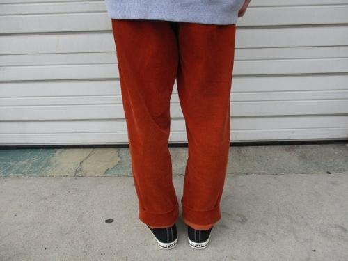 オーラリ―のパンツ