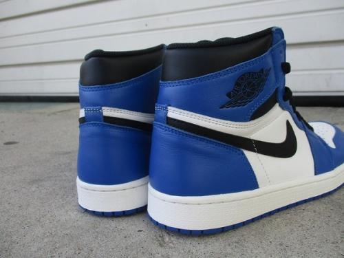 ナイキのAIR JORDAN1 RETRO HIGH OG GAME ROYAL