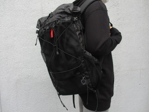 アウトドアブランドの山と道