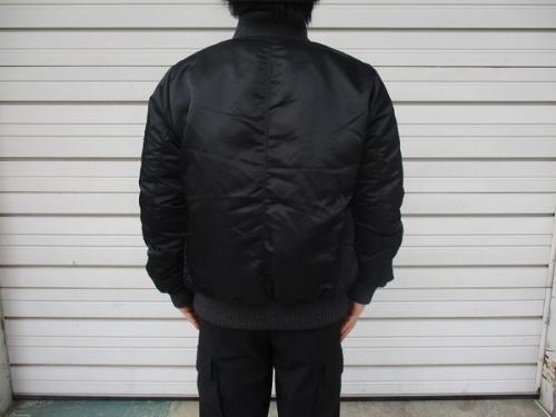 タトラスのブルゾン