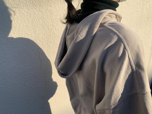 オーラリーのスーパーソフトビッグパーカー