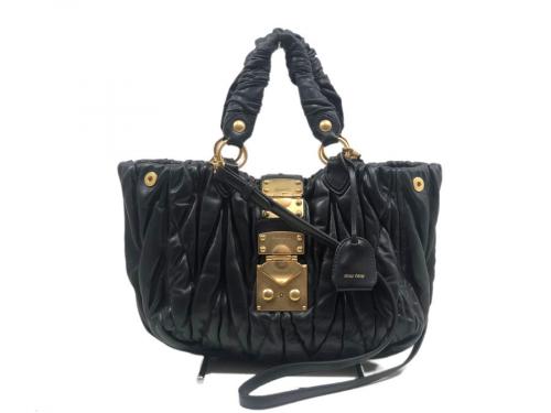 MIU MIUのミュウミュウ