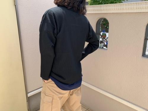 オムプリッセイッセイミヤケのジャケット