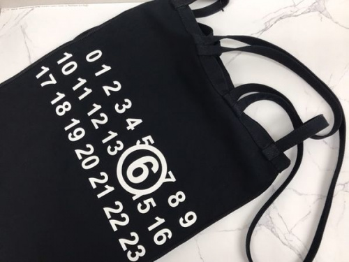 インポートブランドのMM6 Maison Margiela