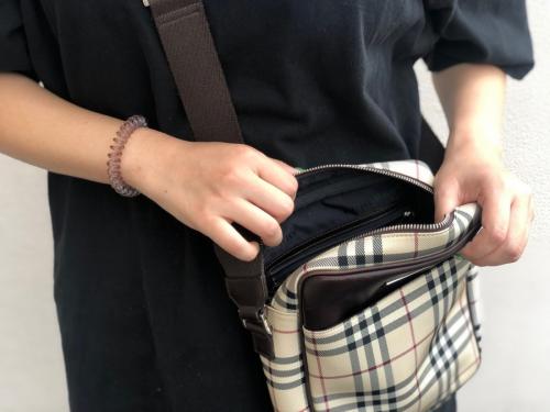 ノヴァチェックショルダーポシェットのユニセックス