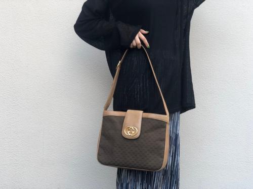 GGキャンバスヴィンテージショルダーバッグのユニセックス