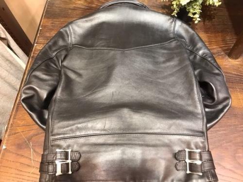 ルイスレザーのライダースジャケット