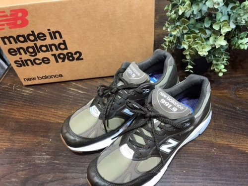 スニーカーのNEW BALANCE