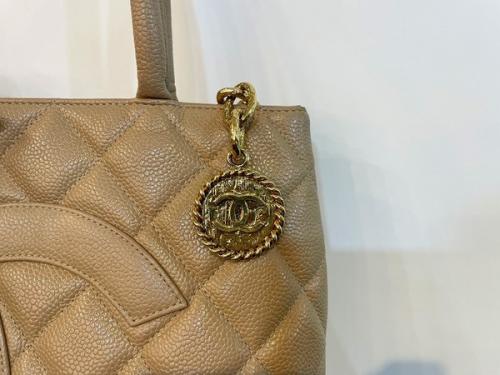 キャビアスキントートバッグのマトラッセ