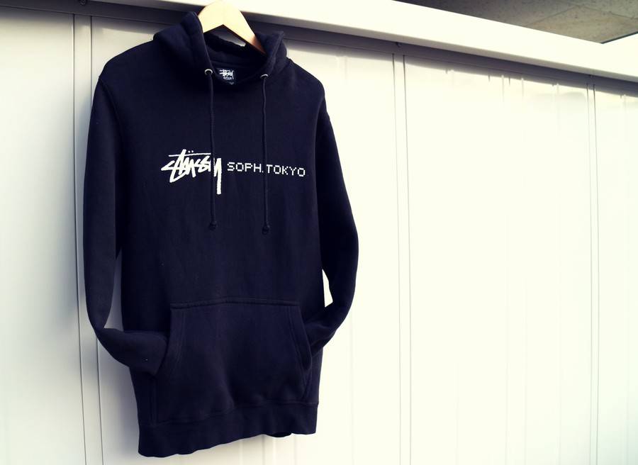 人気品　stussy × soph. コラボ　パーカー　フロントロゴ