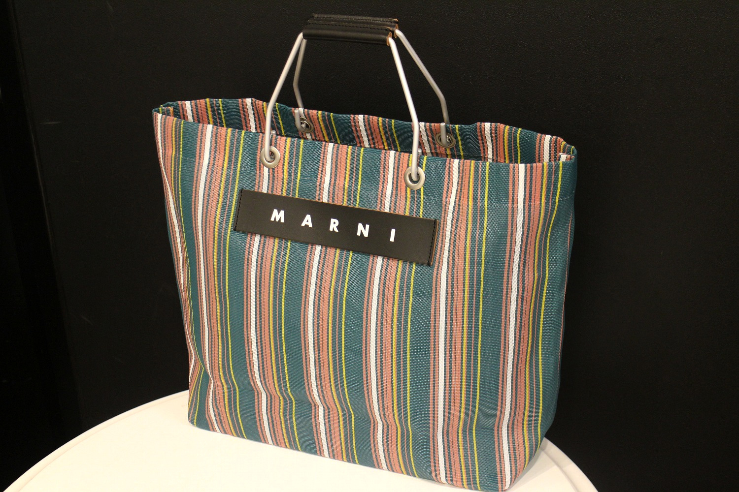 MARNI(マルニ)フラワーカフェ限定ストライプバッグが入荷致しました！！[2019.02.07発行]