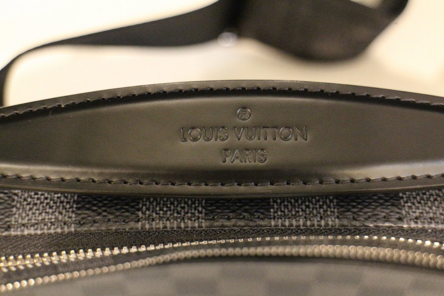 LOUIS VUITTON(ルイヴィトン)からダミエ・グラフィットアンブ LOUIS VUITTON(ルイヴィトン)からダミエ・グラフィットアンブ
